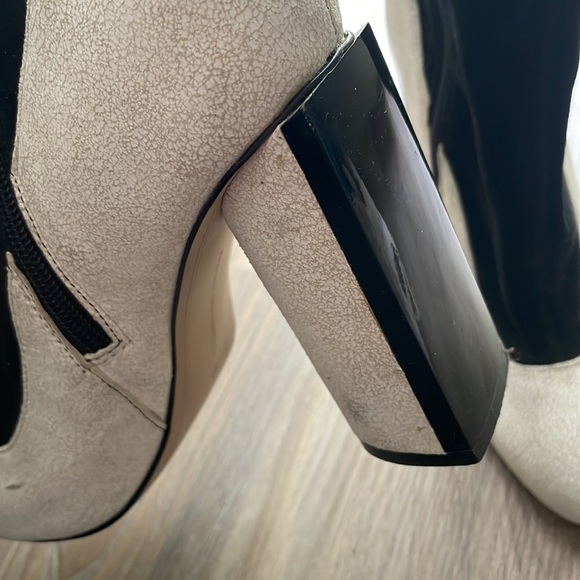 Black and white booties - Picture 5 of 7